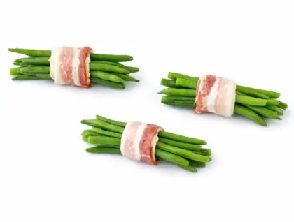 sperzieboontjes gerold in spek